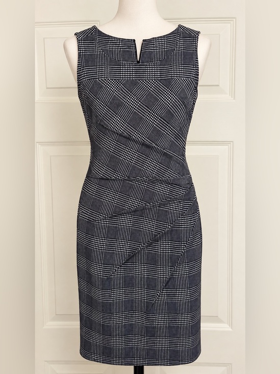 Calvin Klein Dresses & Skirts - Calvin Klein Houndstooth Sleeveless Sheath Dress Midi Dress Black & White Size